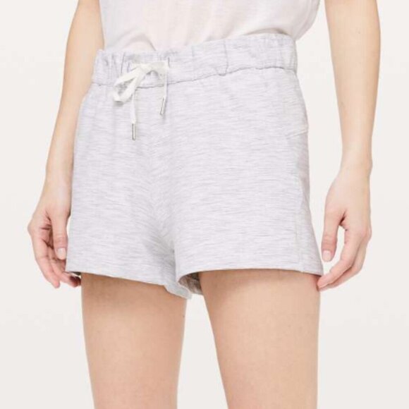 Lululemon On The Fly Short *2.5" Wee Are From Space Nimbus Battleship - Picture 7 of 7